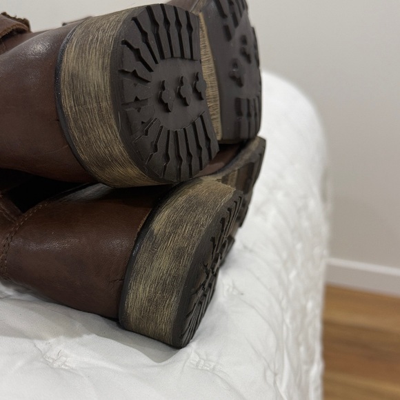 Steve Madden Dark Brown Lace-Up Leather Boots - Picture 5 of 8